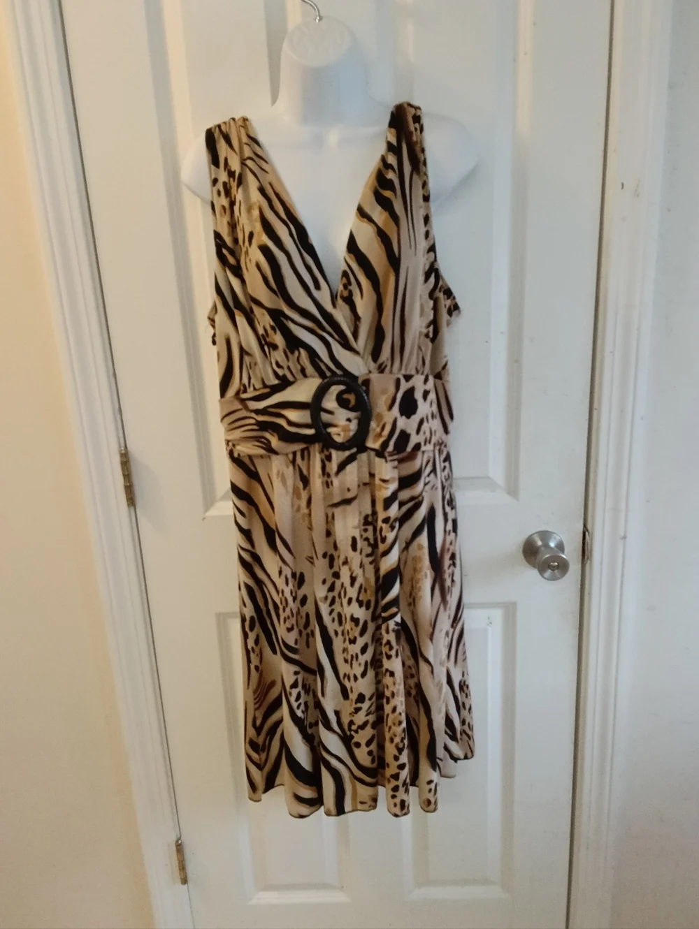 STAR VIXEN Animal Print V-Neck Belted Midi Dress - Beige & Black SIZE 2X - Picture 4 of 8
